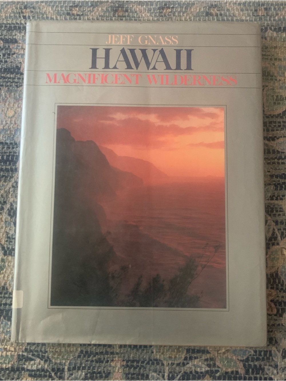 Hawaii: Magnificent Wilderness – Gray Cover
